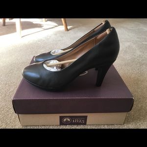 Clarks Brier Dolly Black Heel leather size 6.5m